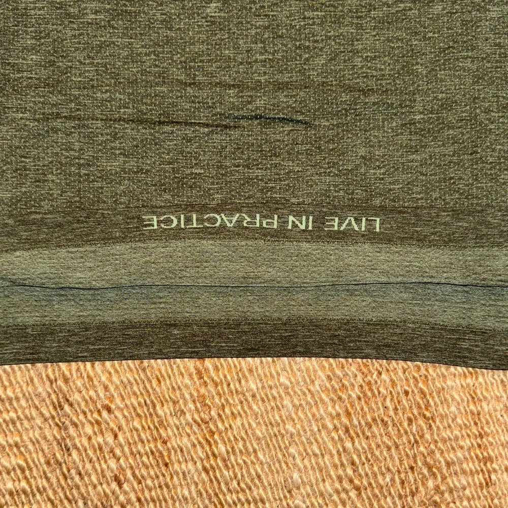 lululemon athletica Dark Green Short Sleeve Tee - Picture 4 of 4